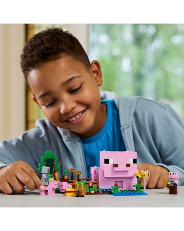 LEGO Minecraft The Baby Pig House Gamer
