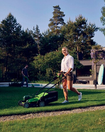 Greenworks 48V Cordless 36cm Lawnmower with 2 x 24v 2ah Batteries & Charger