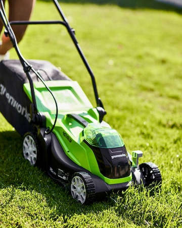 Greenworks 48V Cordless 36cm Lawnmower with 2 x 24v 2ah Batteries & Charger