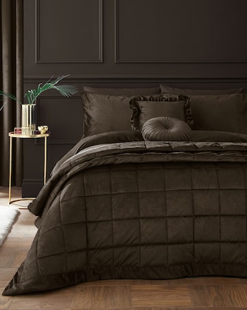 Catherine Lansfield Kingsley Matte Velvet Bedspread