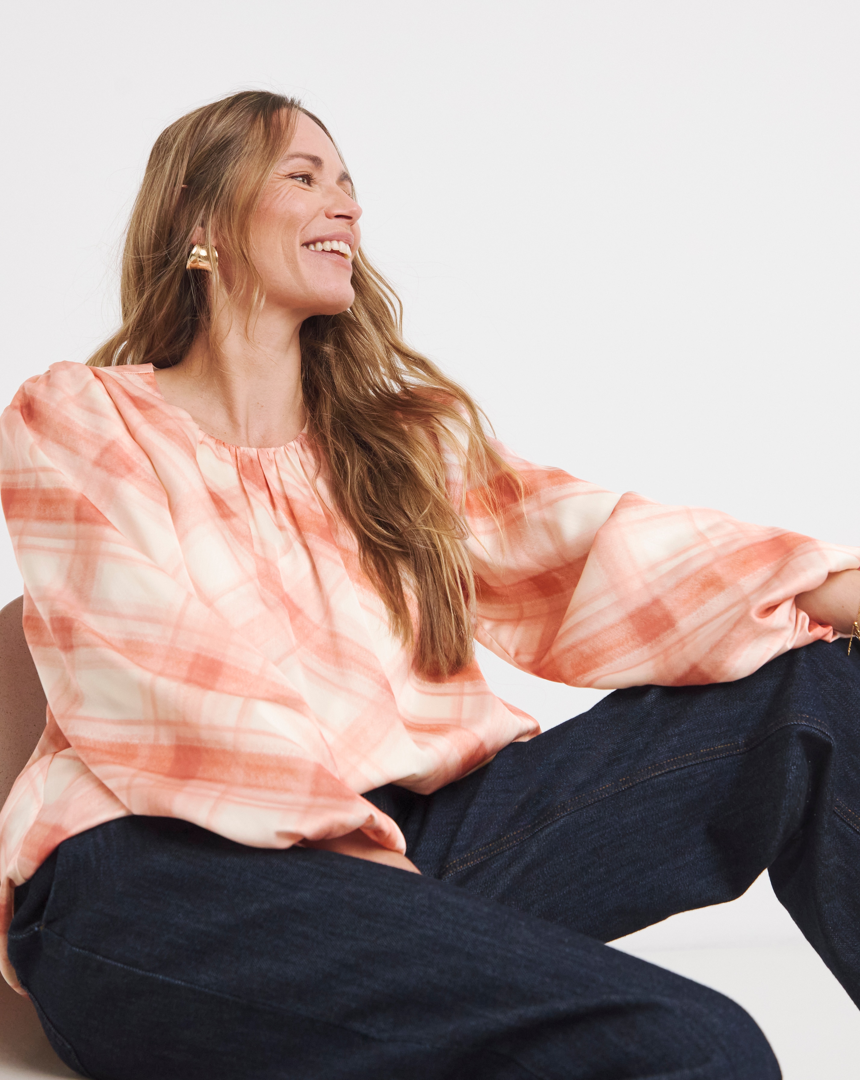 New In - Bubble Sleeve Hem Top