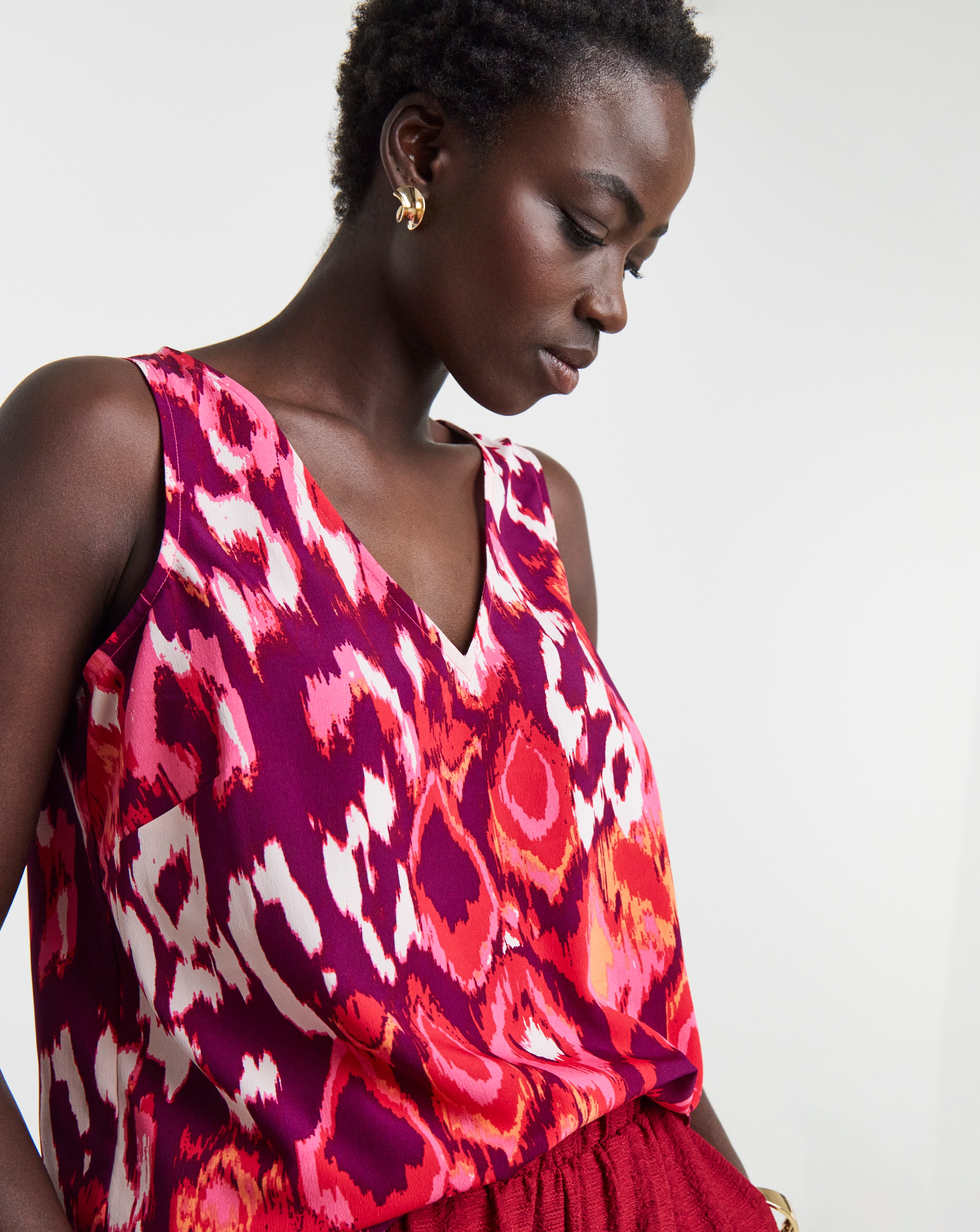 New In - V Neck Woven Vest