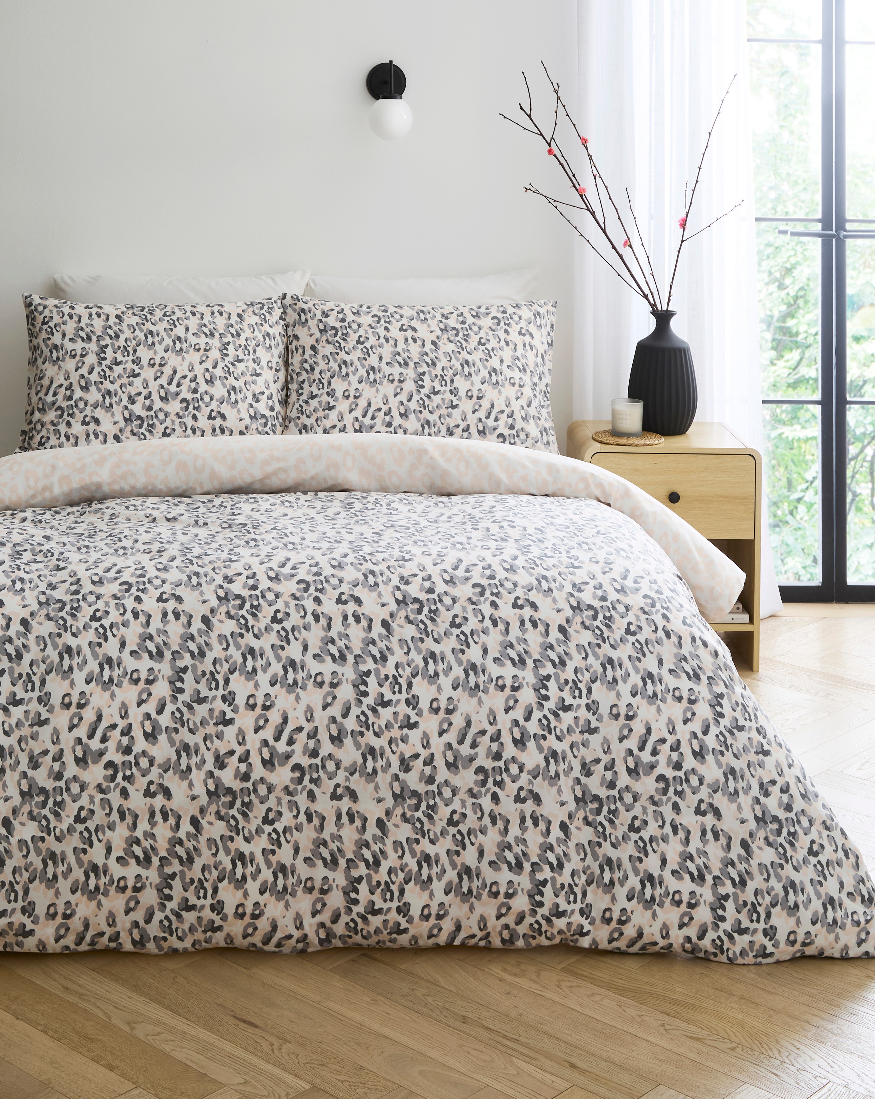 New In - Roar Leopard Reversible Duvet Cover Set