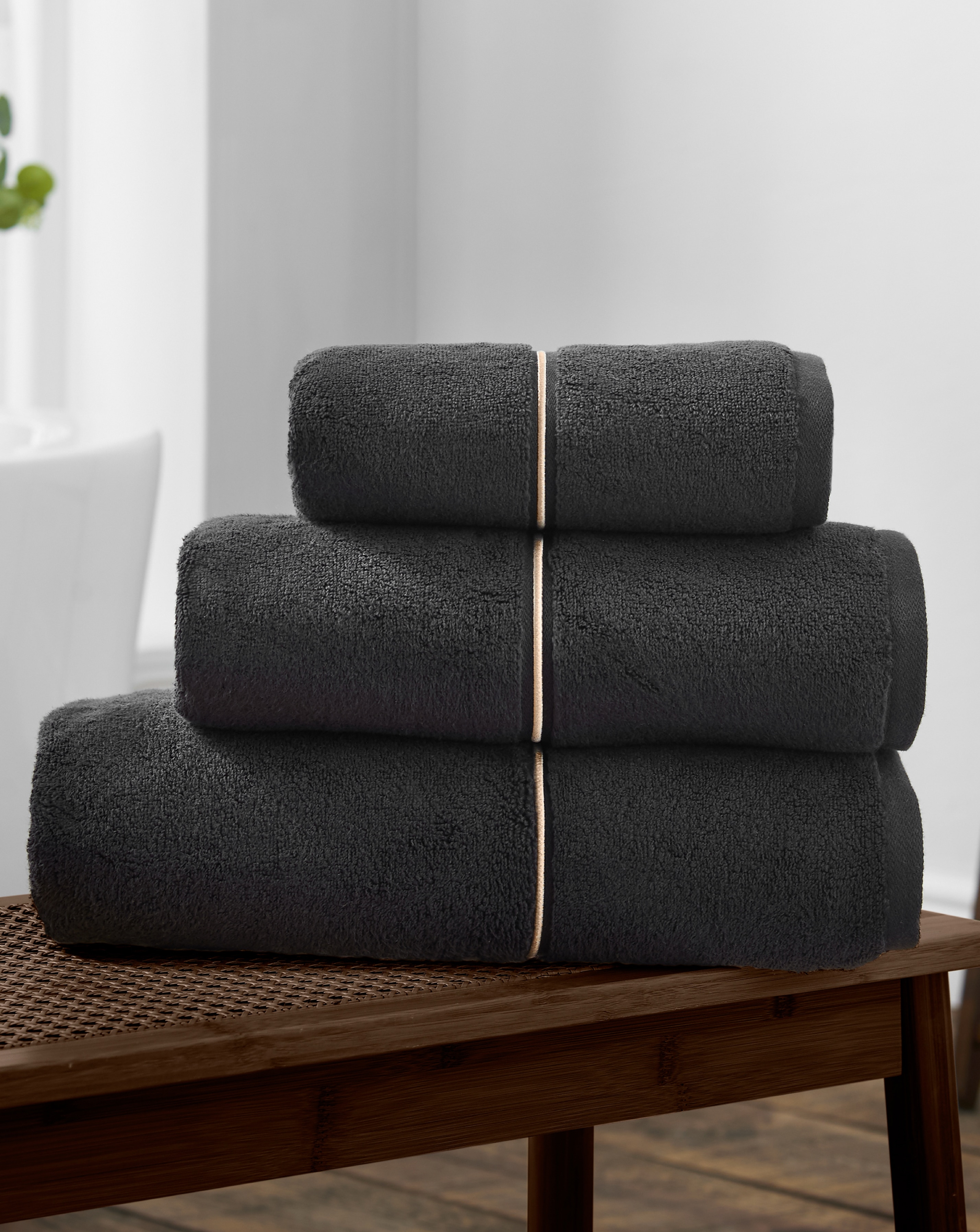 New In - Bianca Zero Twist Satin Stitch Towel