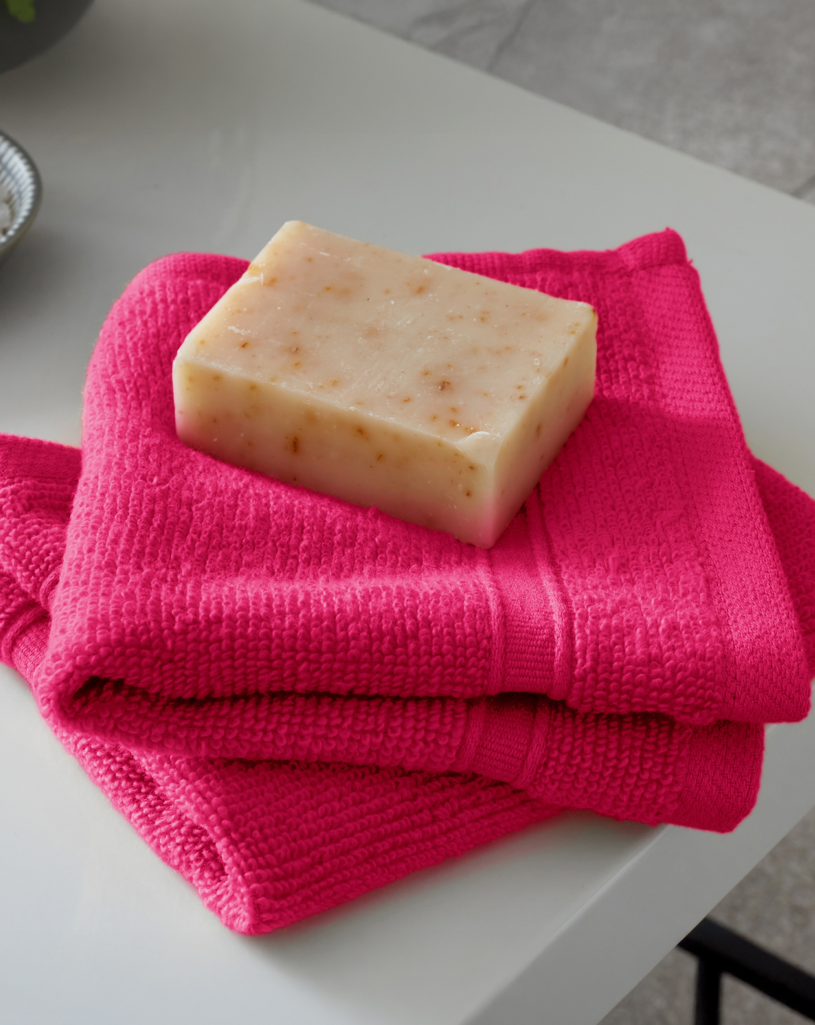 New In - Catherine Lansfield Zero Twist Towel