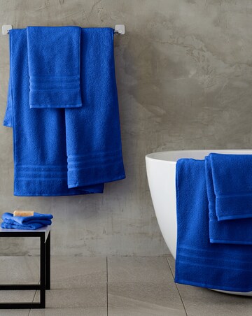 Catherine Lansfield Zero Twist Towel