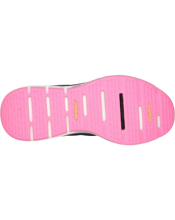 Skechers Go Walk Workout Walker Outpace Trainers