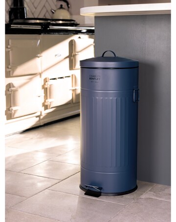 Charles Bentley 30L Round Retro Kitchen Pedal Bin