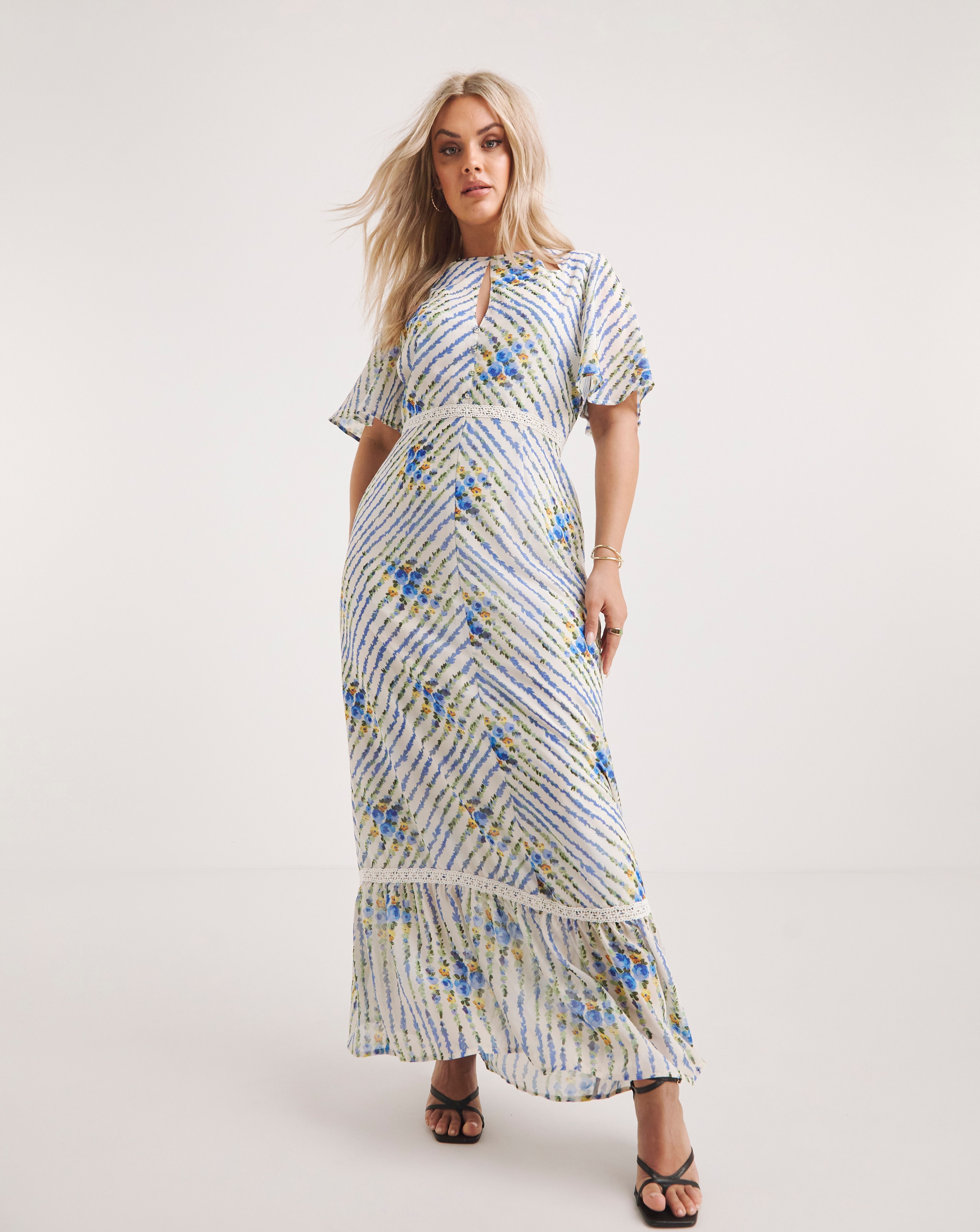 Hope & Ivy Hedda Floral Maxi Dress