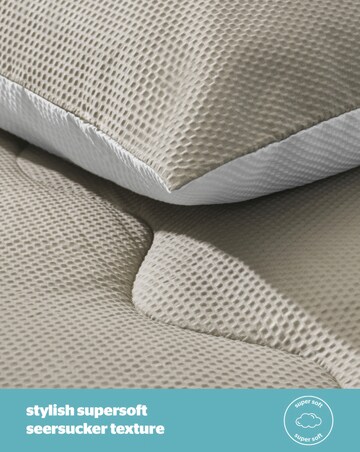 Silentnight Summer Breeze Reversible Coverless 2.5 Tog Duvet