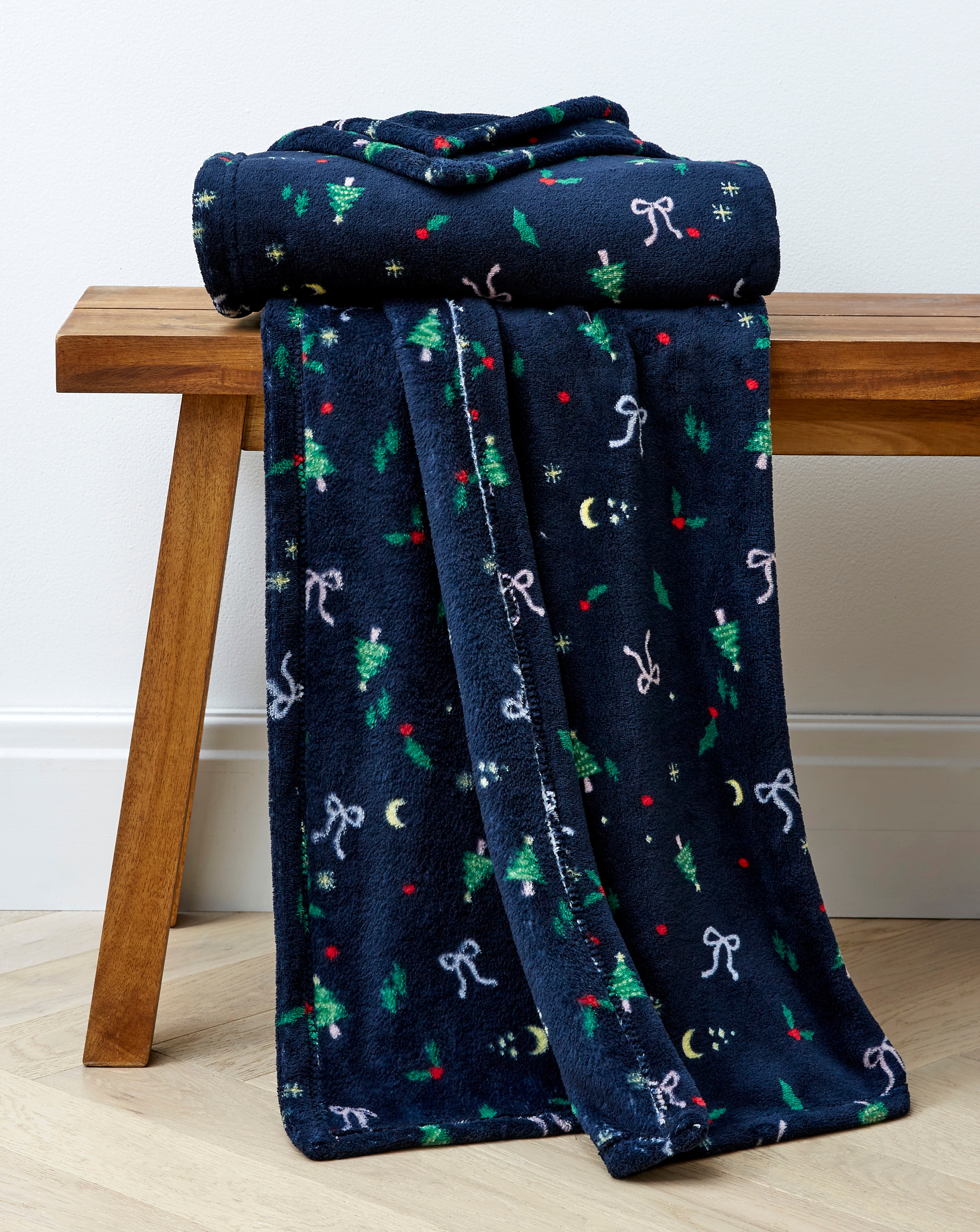 Festive Trees & Bow Fleece Throw