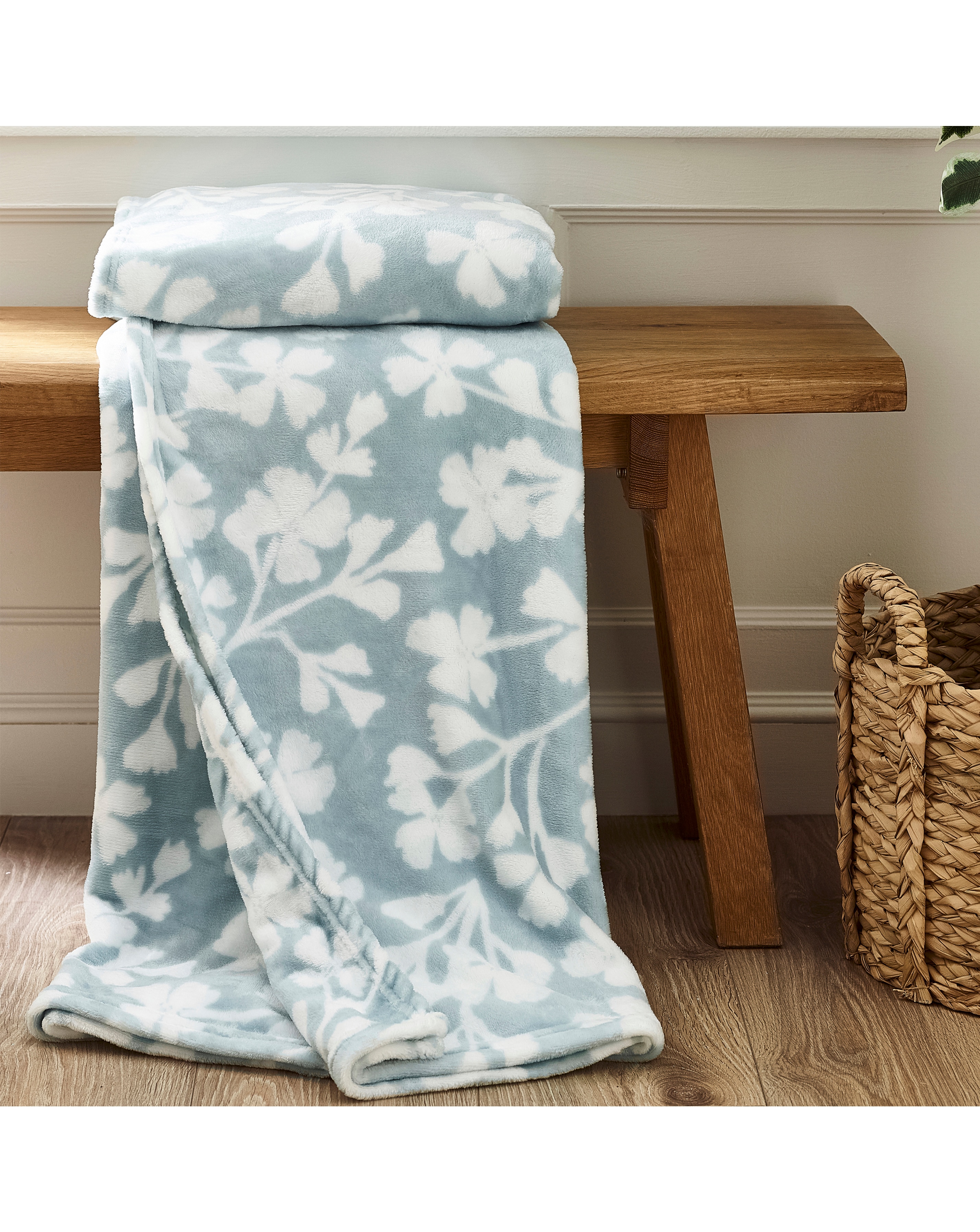 Catherine Lansfield Brooke Floral Throw