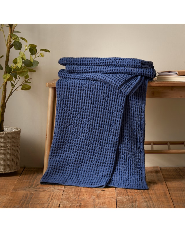 Pineapple Elephant Waffle Cotton Throw