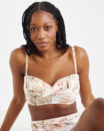 MAGISCULPT Twist Front Bikini Top