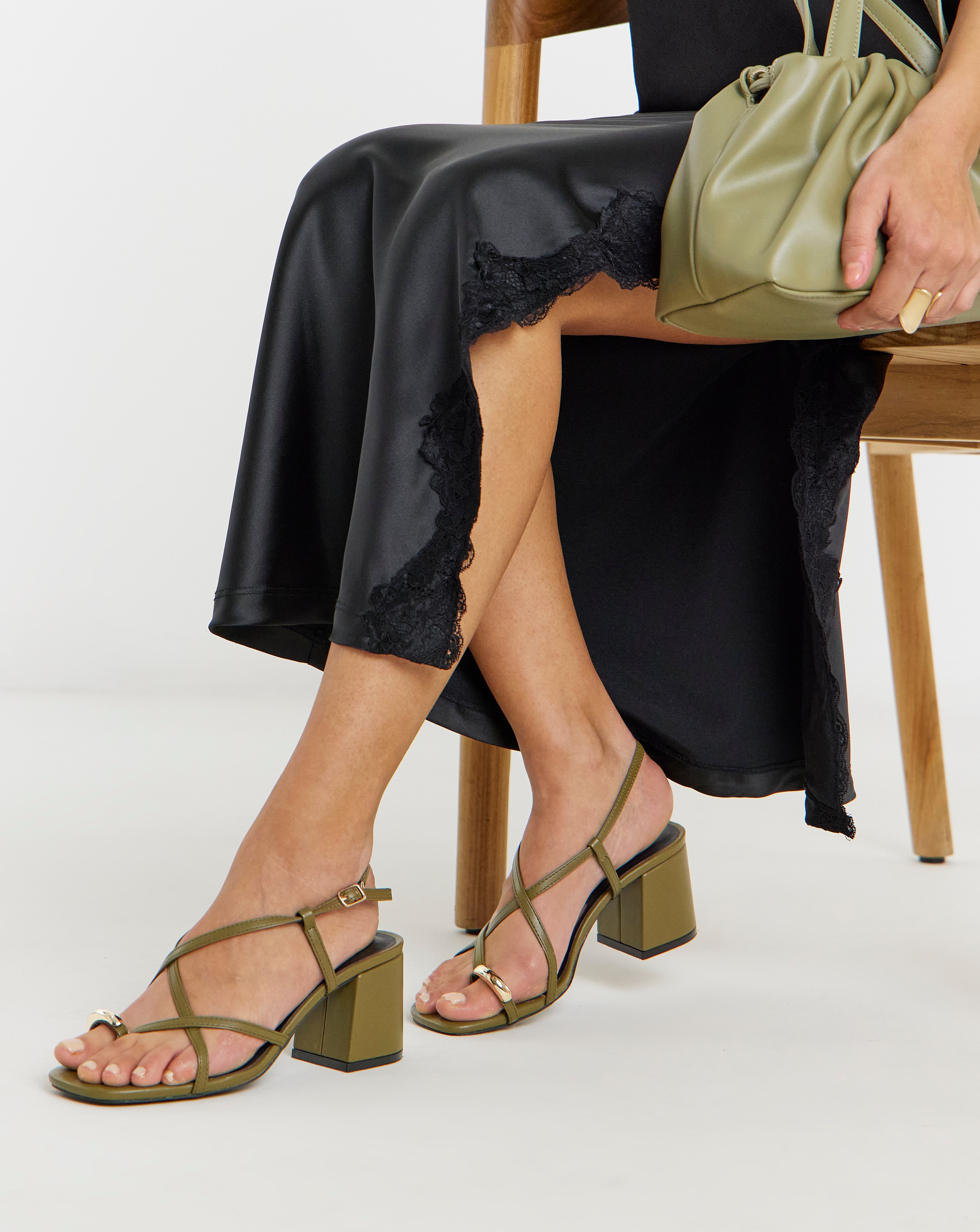 New In - Toe Loop Heels Wide Fit