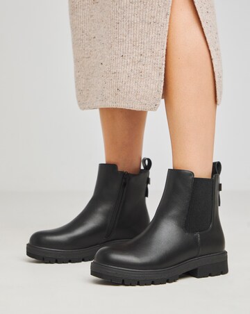 Casual Ankle Chelsea Boot Wide