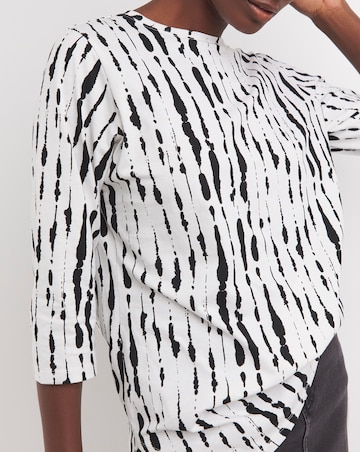 Tie Dye Stripe 3/4 Sleeve Curved Hem Longline Top