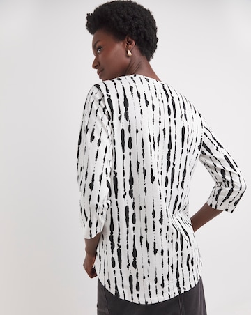 Tie Dye Stripe 3/4 Sleeve Curved Hem Longline Top