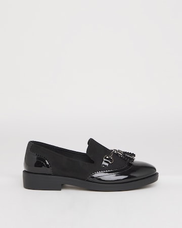 Drama Brogue Tassel Loafer - Standard Fit (D)