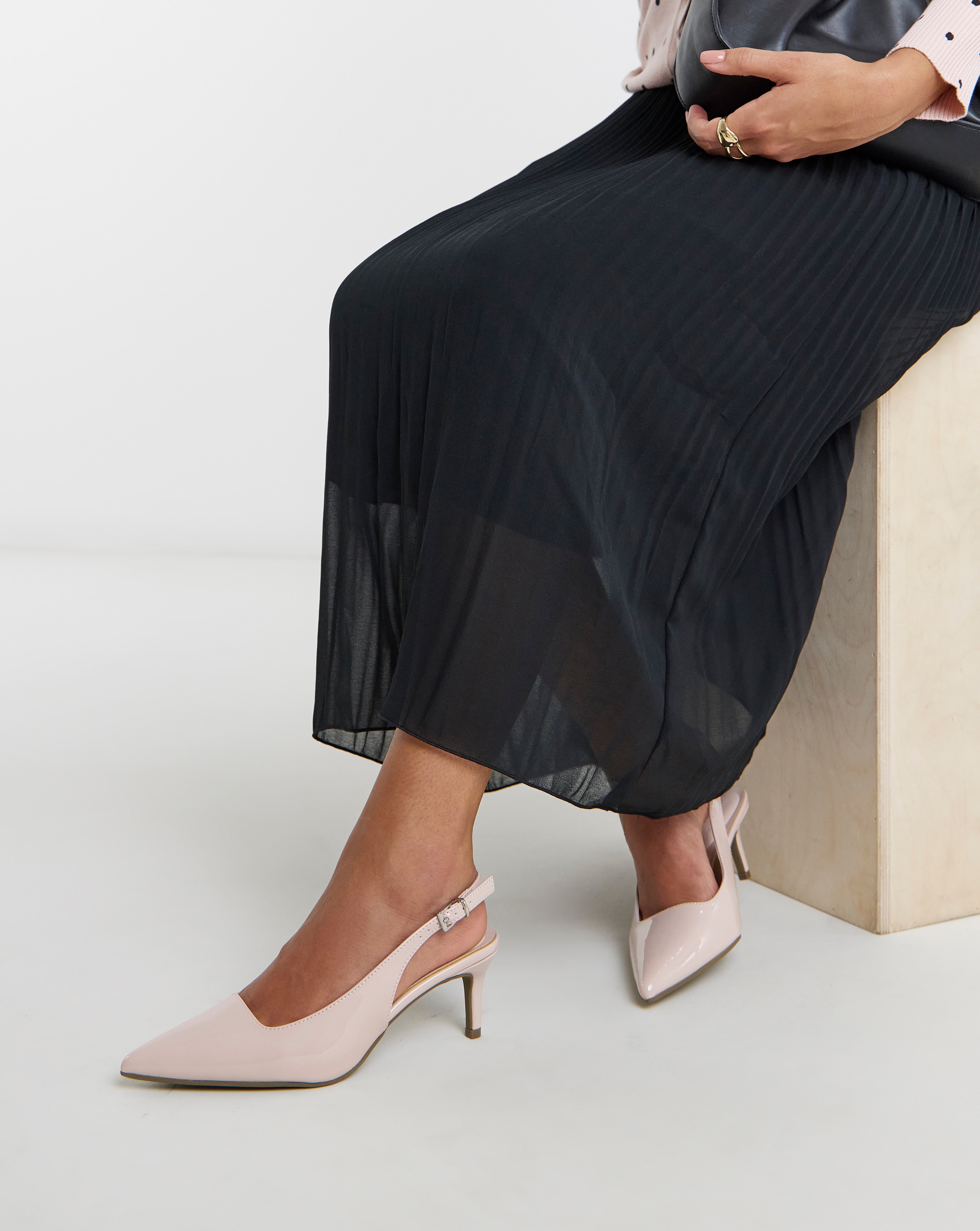 New In - Pointy Toe Slingback Wide