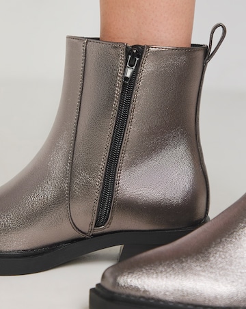 Azora Stretch Seam Western Boots Wide E Fit