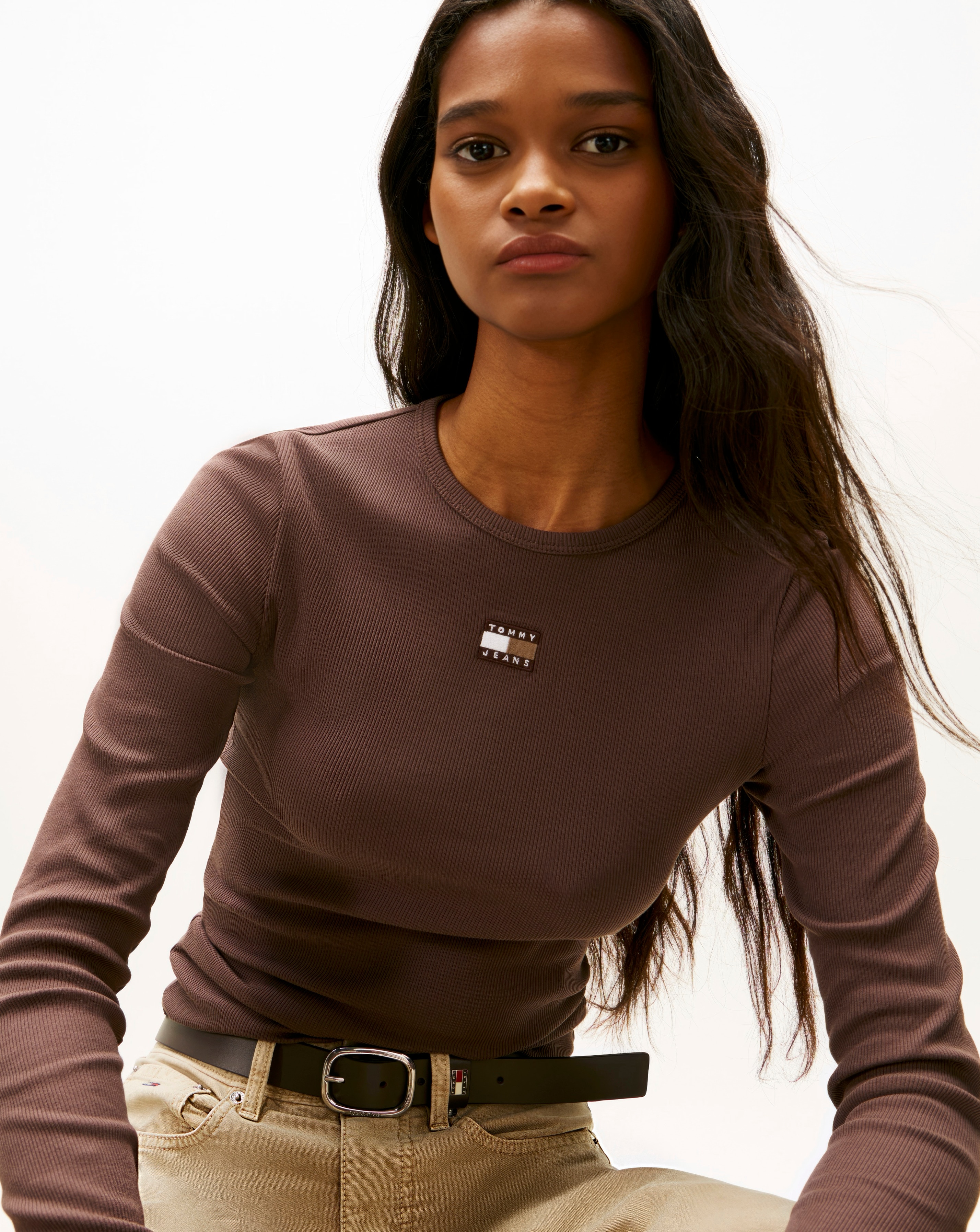 New In - Tommy Jeans Slim Badge T-Shirt