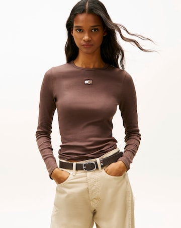 Tommy Jeans Slim Badge Long Sleeve T-Shirt