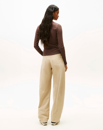 Tommy Jeans Slim Badge Long Sleeve T-Shirt