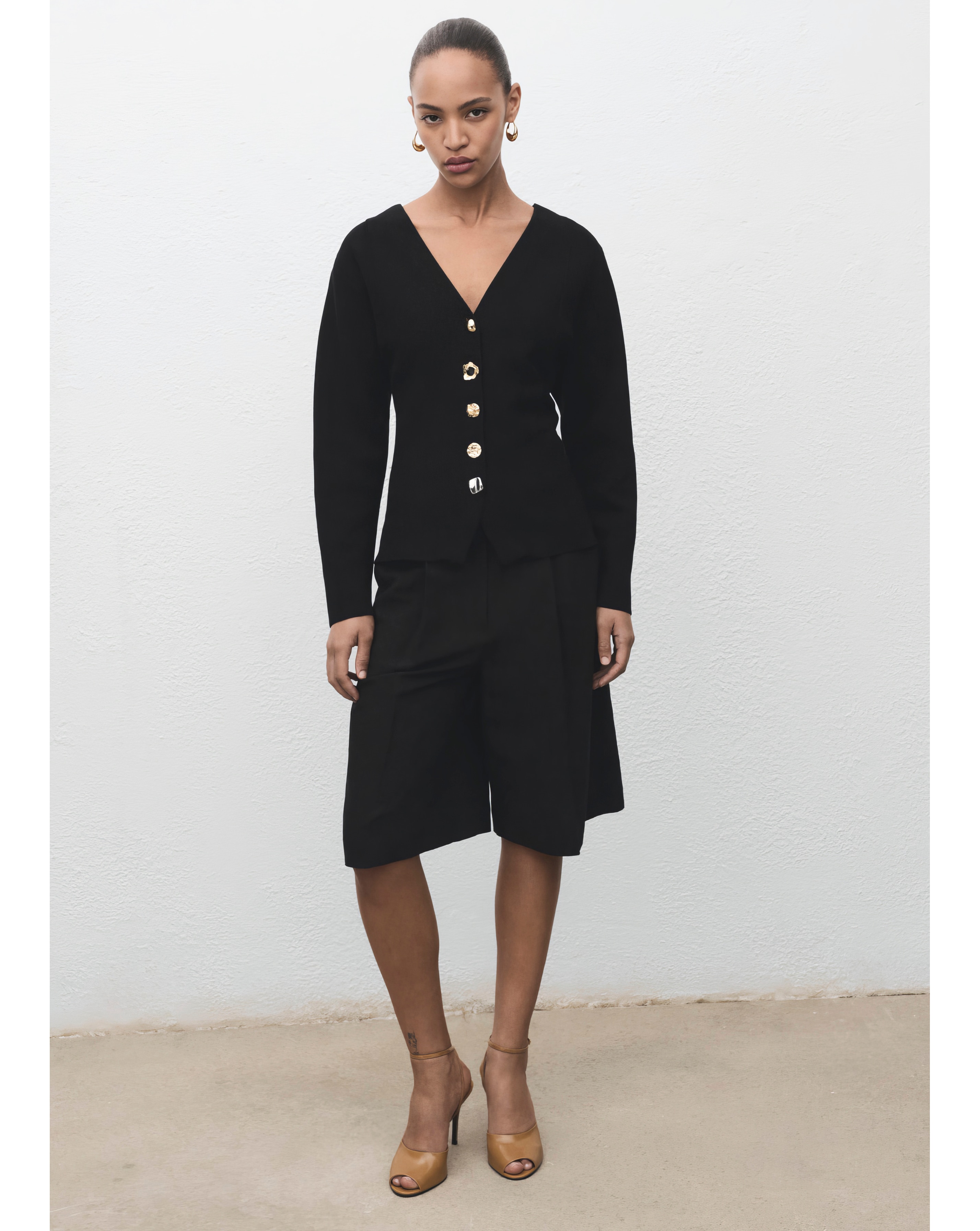 MANGO JACKET WITH INTEREST BUTTON DETAIL