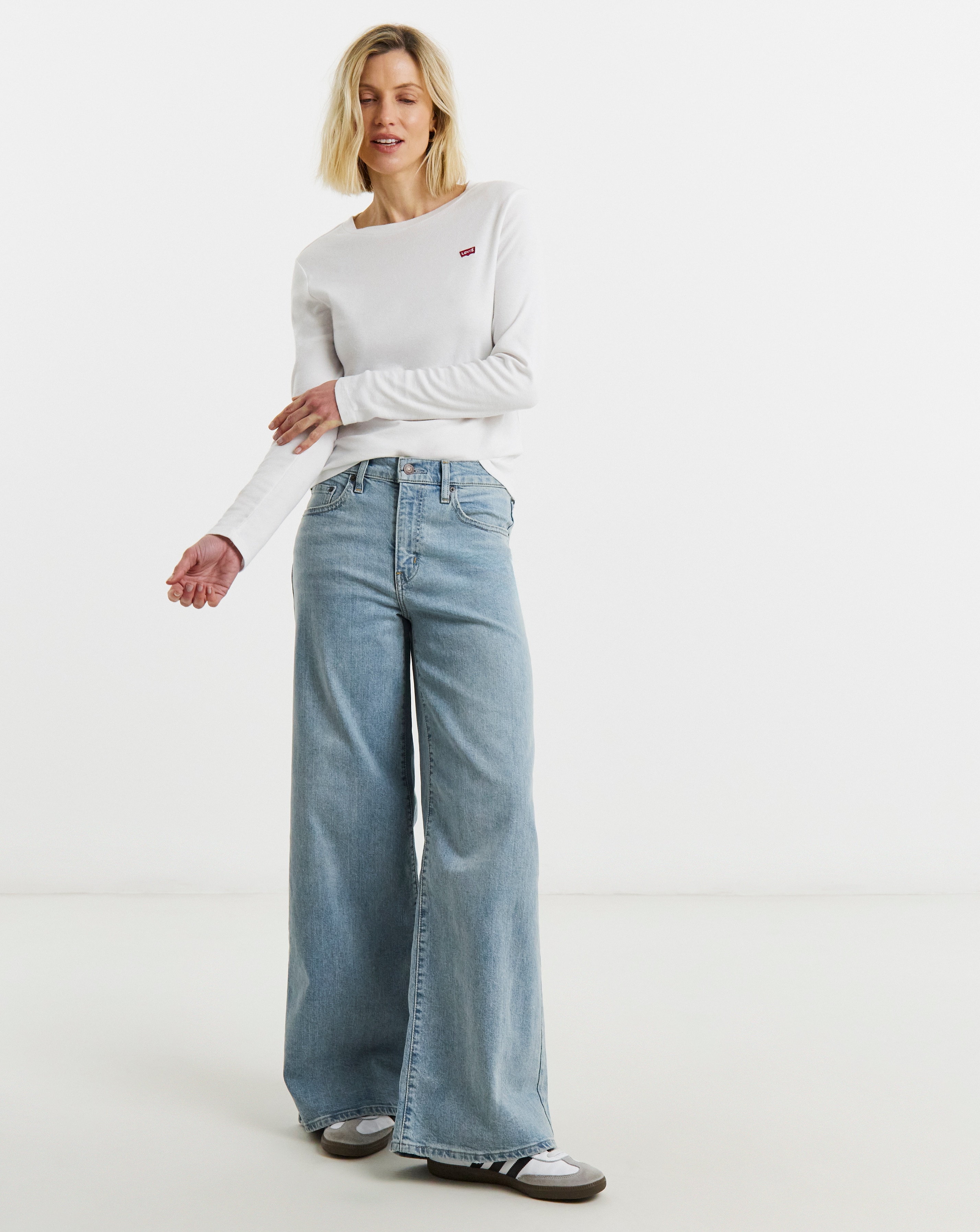 New In - Levis 728 High Rise Wide Leg Jeans
