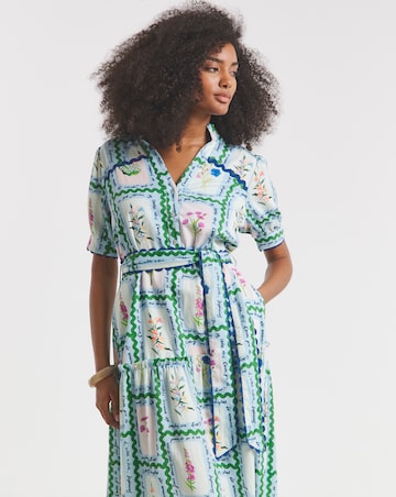 Hope & Ivy Lilth Postcard Print Maxi Dress